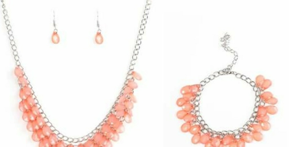 Necklace and bracelet set